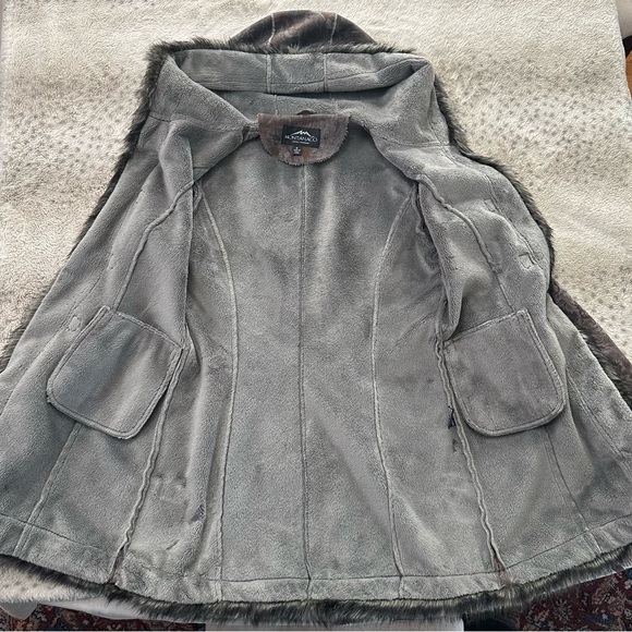 MontanaCo warm jacket. Never worn. Super soft. From OVERLAND Sheepskin Co - Picture 14 of 16